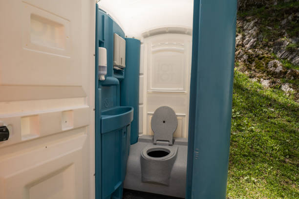 Best Porta potty delivery and setup  in Avon Park, FL
